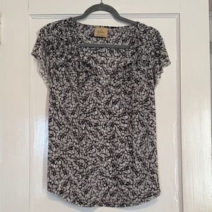 Elie Tahari Black and White Floral-Print Short Sleeve Blouse
